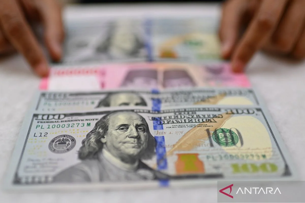 Rupiah Melemah Seiring Prospek Kenaikan Suku Bunga The Fed
